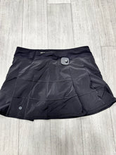 Load image into Gallery viewer, Lulu Lemon Athletic Shorts Size 10
