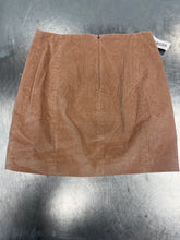 Load image into Gallery viewer, NWT Sunday Best Short Skirt Size 2
