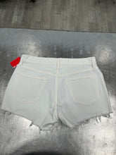 Load image into Gallery viewer, Agolde Shorts Size 5/6
