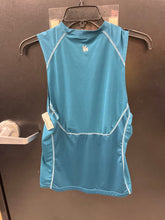 Load image into Gallery viewer, Youg LA Athletic Top Size Small 526
