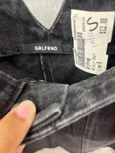 Load image into Gallery viewer, Grlfrnd Short Skirt Size Small
