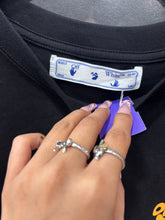 Load image into Gallery viewer, Off White Short Sleeve Top Size Medium
