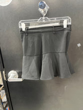Load image into Gallery viewer, Zara Short Skirt Size Medium
