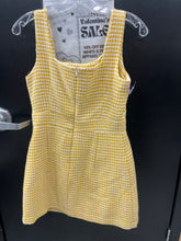 Load image into Gallery viewer, Dress Size Medium

