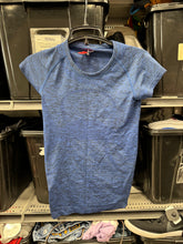 Load image into Gallery viewer, Lulu Lemon Athletic Top Size 4
