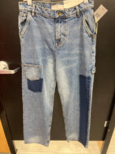Load image into Gallery viewer, NWT urban outfitter Denim Size 30
