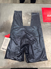 Load image into Gallery viewer, Lulu Lemon Athletic Pants Size 6
