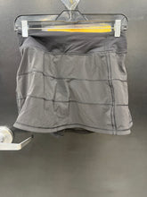 Load image into Gallery viewer, Lululemon Athletic Shorts Size 3/4
