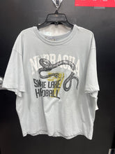 Load image into Gallery viewer, urban outfitters Short Sleeve Top Size Extra Large
