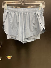 Load image into Gallery viewer, Vuori Athletic Shorts Size Small
