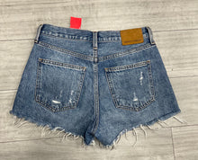 Load image into Gallery viewer, Denim Forum Shorts Size 24 1871
