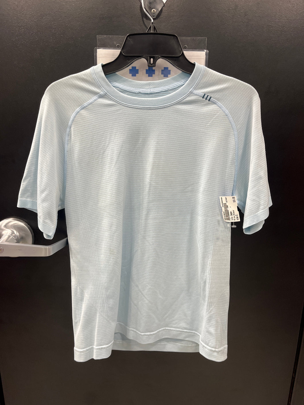 Lulu Lemon Athletic Top Size Small 9919