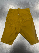 Load image into Gallery viewer, Lulu Lemon Athletic Shorts Size 3/4 0040
