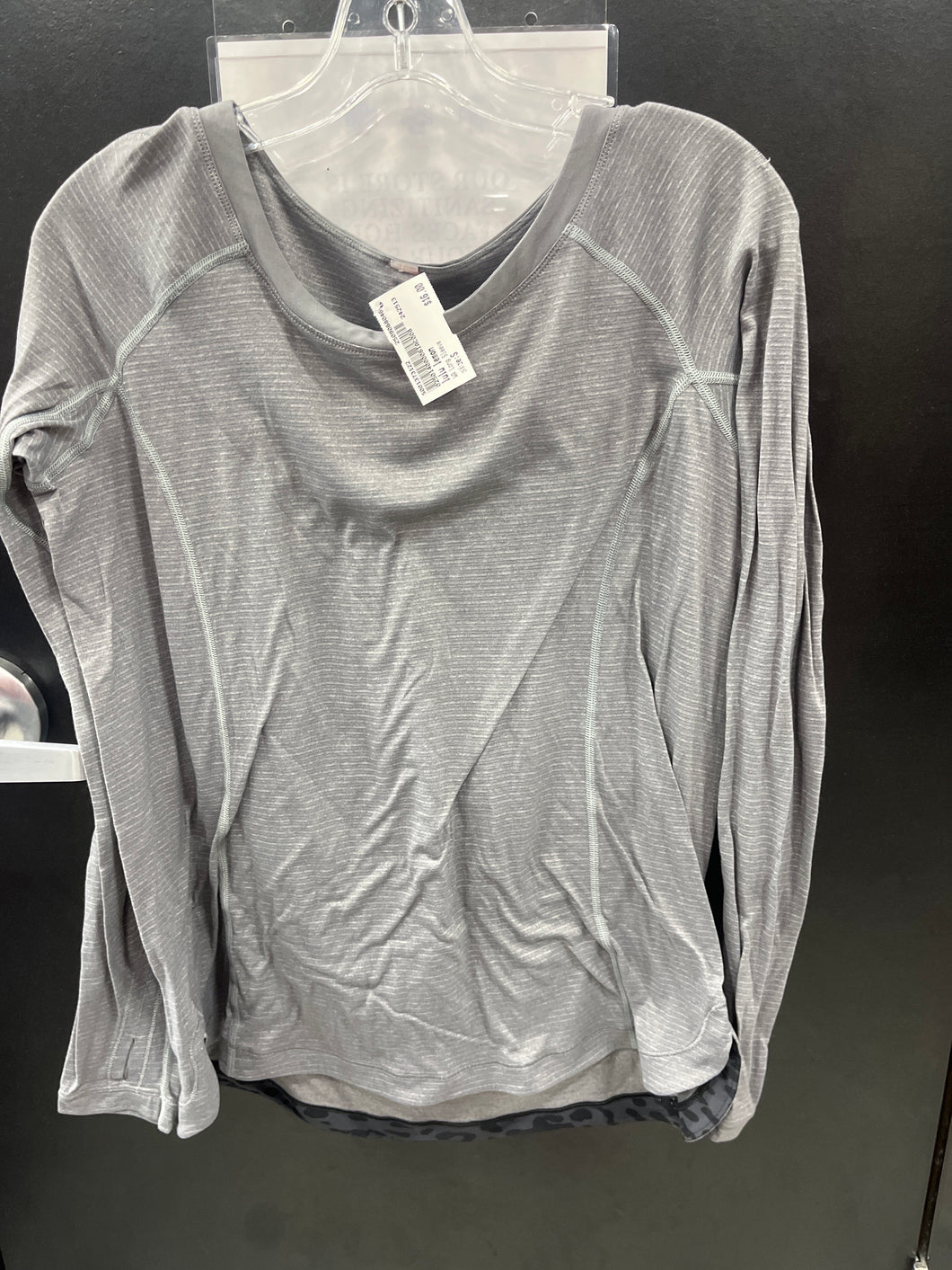 Lulu Lemon Athletic Top Size Small 122