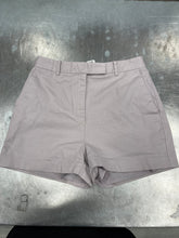 Load image into Gallery viewer, Babaton Shorts Size 5/6

