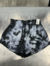 Load image into Gallery viewer, Lulu Lemon Athletic Shorts Size 5/6
