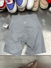Load image into Gallery viewer, Lulu Lemon Athletic Shorts Size Small 6771

