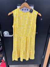 Load image into Gallery viewer, Jude Connally Dress Size Medium
