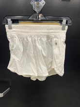 Load image into Gallery viewer, Lululemon Athletic Shorts Size 3/4 467
