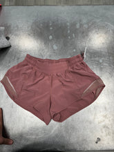 Load image into Gallery viewer, Lulu Lemon Athletic Shorts Size 6 5732

