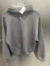 Load image into Gallery viewer, Lulu Lemon Outerwear Size Medium
