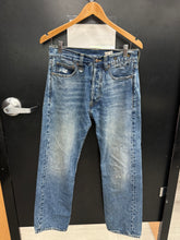Load image into Gallery viewer, R13 Denim Size 30 3155
