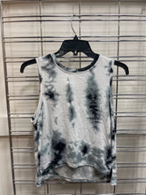 Load image into Gallery viewer, Lulu Lemon Tank Top Size Small 535
