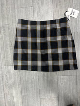 Load image into Gallery viewer, NWT Sunday Best Short Skirt Size 9/10

