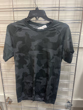 Load image into Gallery viewer, Lulu Lemon Athletic Top Size Small
