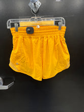 Load image into Gallery viewer, Lululemon Athletic Shorts Size Medium 397
