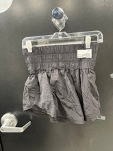 Load image into Gallery viewer, Free People Athletic Shorts Size Small
