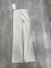 Load image into Gallery viewer, Lululemon Athletic Pants Size 2 001
