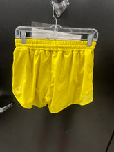 Load image into Gallery viewer, Lulu Lemon Athletic Shorts Size Medium 5748
