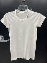 Load image into Gallery viewer, Lululemon Athletic Top Size Small 391
