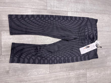 Load image into Gallery viewer, Alo Athletic Pants Size Small

