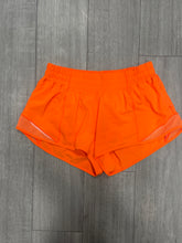Load image into Gallery viewer, Lululemon Athletic Shorts Size 5/6 670
