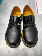 Load image into Gallery viewer, Dr Martens Dress Shoes Womens 7 (9645)
