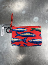 Load image into Gallery viewer, Vera Bradley Purse 290
