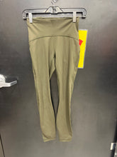 Load image into Gallery viewer, Lululemon Athletic Pants Size 3/4 (27)
