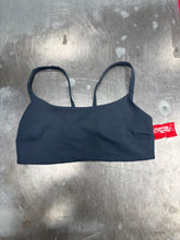 Load image into Gallery viewer, Lulu Lemon Athletic Top Size 6
