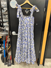Load image into Gallery viewer, Victoria Dunn Maxi Dress Size Large
