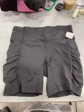 Load image into Gallery viewer, Lulu Lemon Athletic Shorts Size 4 5734 b
