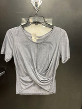 Load image into Gallery viewer, Lulu Lemon Athletic Top Size Small
