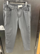 Load image into Gallery viewer, Lulu Lemon Pants Size 32 409
