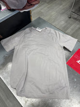 Load image into Gallery viewer, Lulu Lemon Athletic Top Size Small
