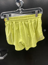 Load image into Gallery viewer, Lulu Lemon Athletic Shorts Size 3/4 0795
