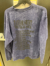 Load image into Gallery viewer, Outerwear Size Large
