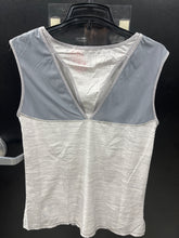 Load image into Gallery viewer, Lulu Lemon Athletic Top Size Medium 917
