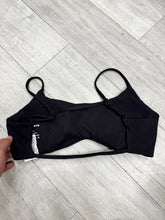 Load image into Gallery viewer, Alphalete Sports Bra Size Large black

