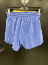 Load image into Gallery viewer, Lululemon Athletic Shorts Size 3/4 470
